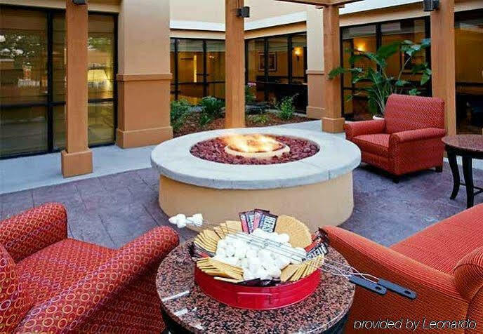 Hotel Courtyard By Marriott Beachfront