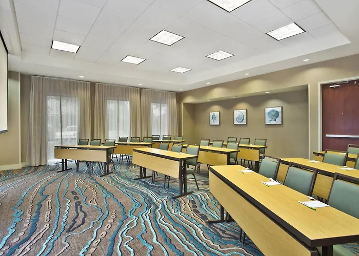 Courtyard By Marriott Gulfport Beachfront