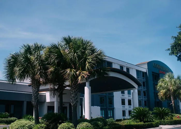 Courtyard By Marriott Gulfport Beachfront