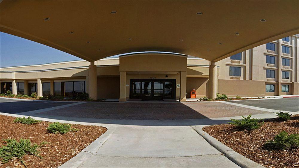 Hotel Courtyard By Marriott Beachfront Gulfport
