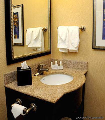 Courtyard By Marriott Beachfront Gulfport