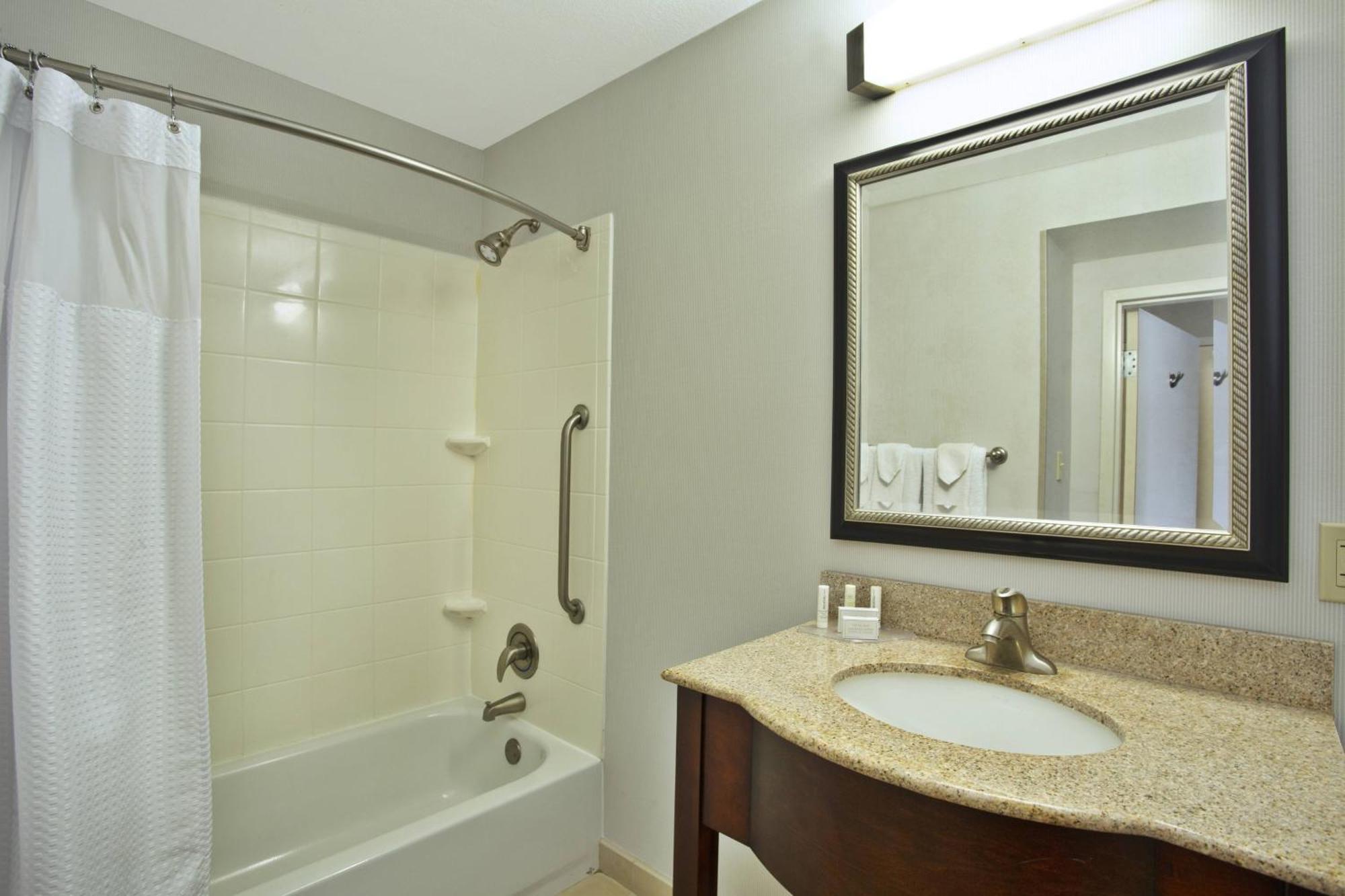 Courtyard By Marriott Beachfront Gulfport
