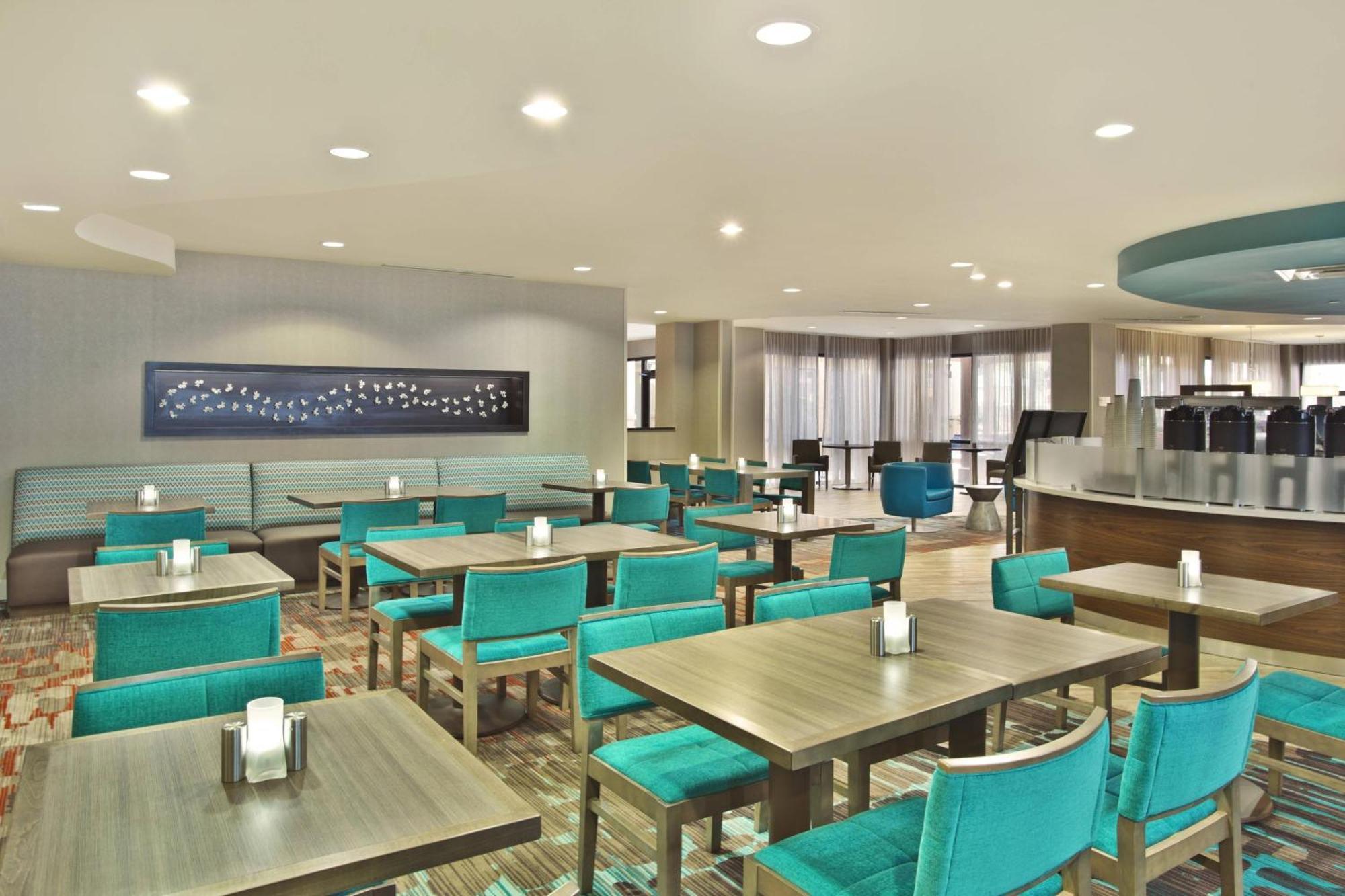 Hotel Courtyard By Marriott Beachfront