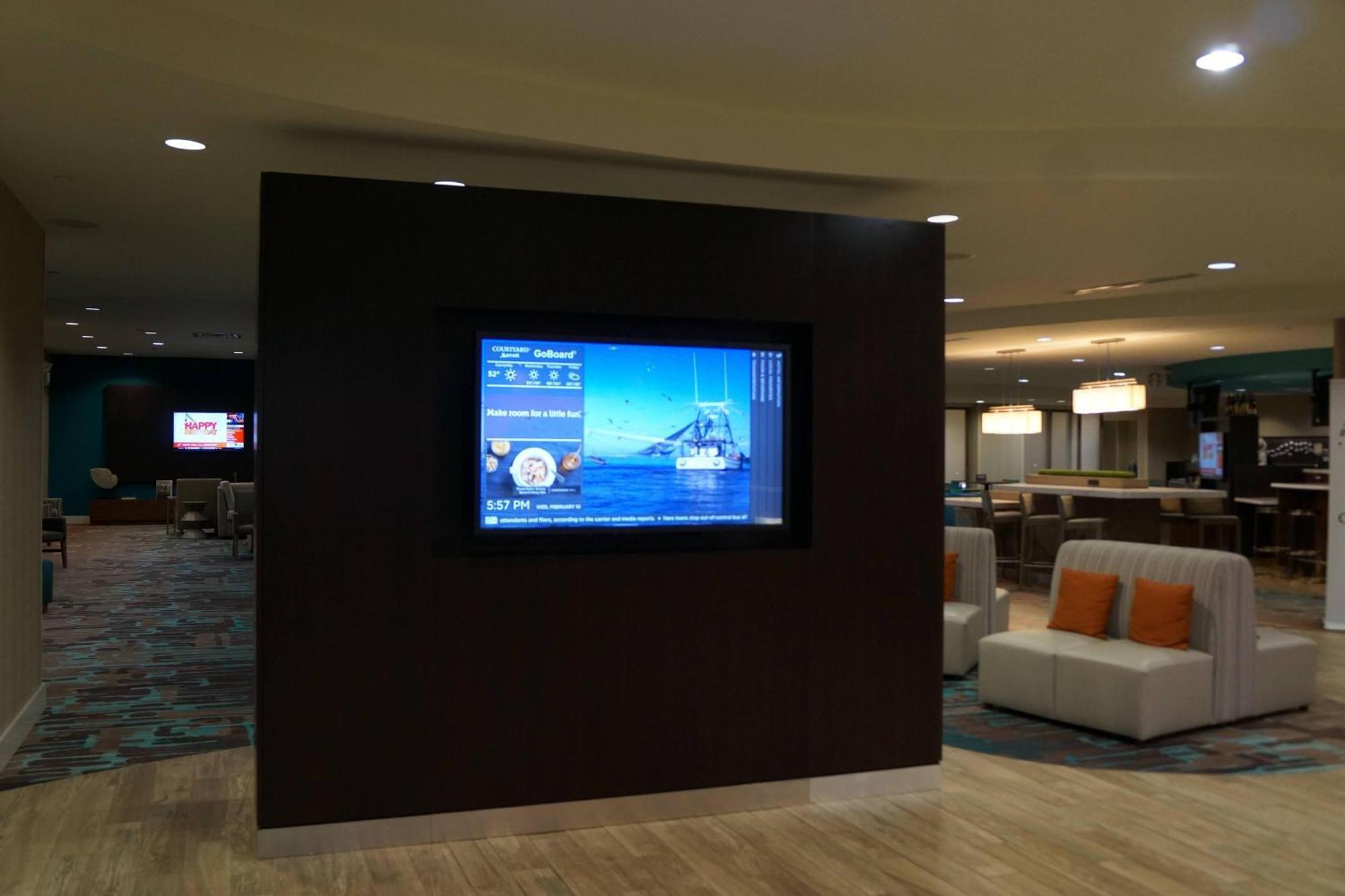 Courtyard By Marriott Beachfront Hotel 3*